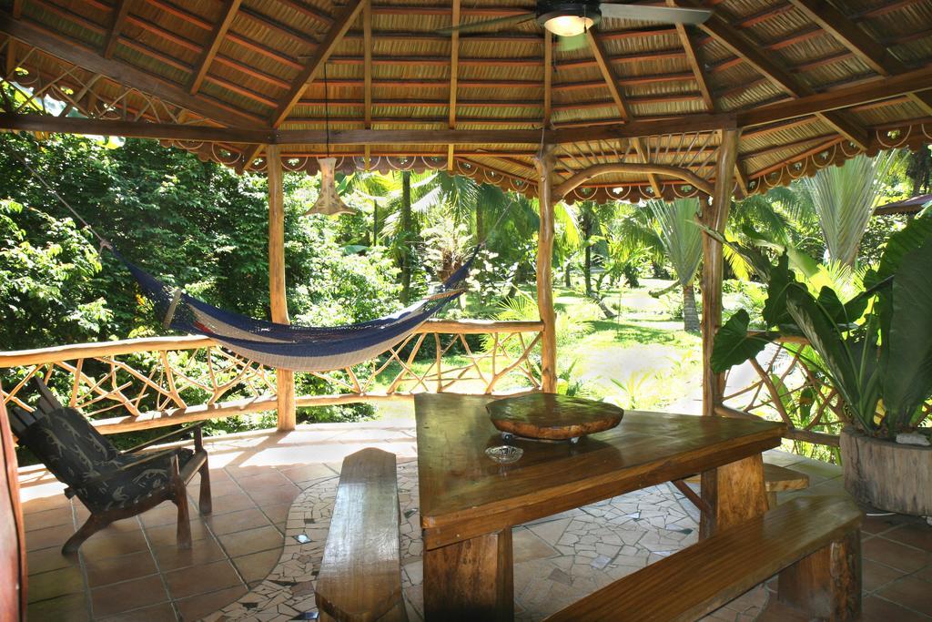 Hotel La Costa De Papito Puerto Viejo de Talamanca エクステリア 写真