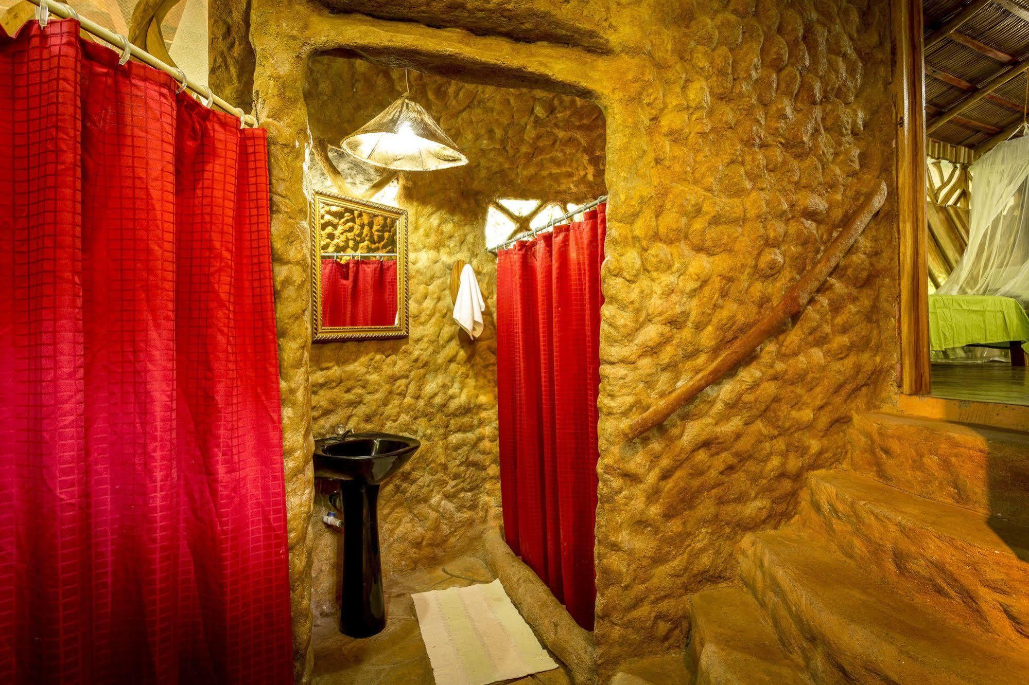 Hotel La Costa De Papito Puerto Viejo de Talamanca エクステリア 写真