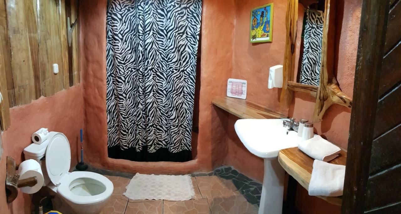Hotel La Costa De Papito Puerto Viejo de Talamanca エクステリア 写真