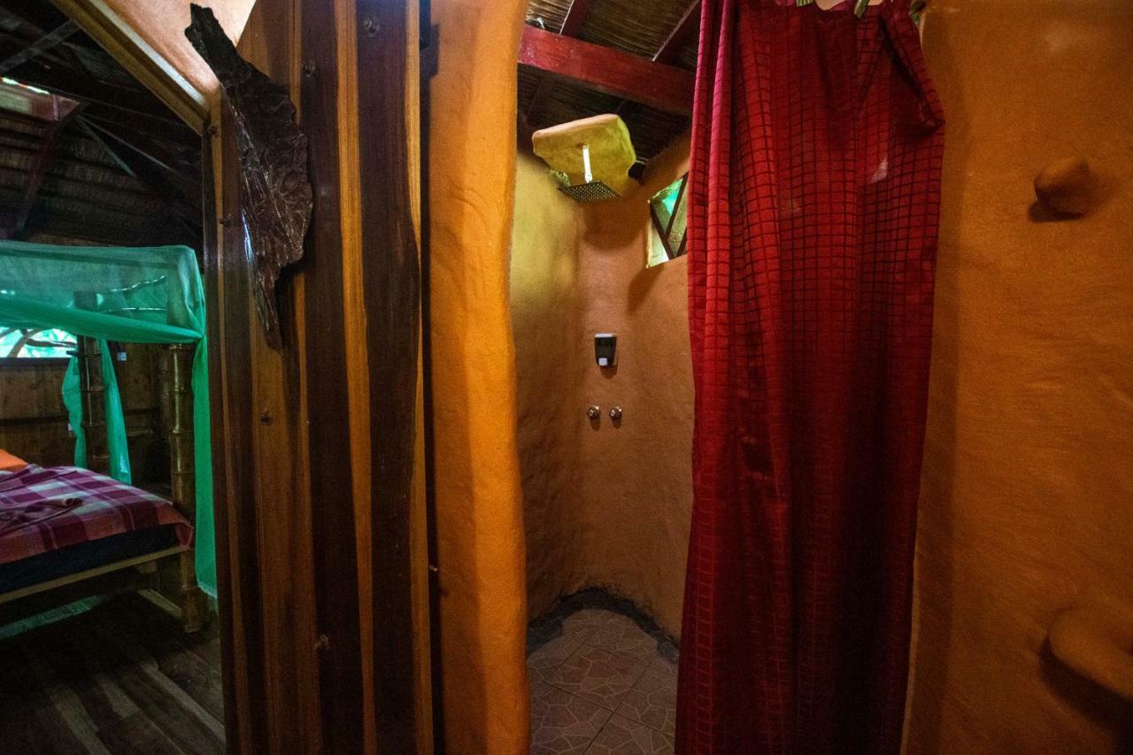Hotel La Costa De Papito Puerto Viejo de Talamanca エクステリア 写真
