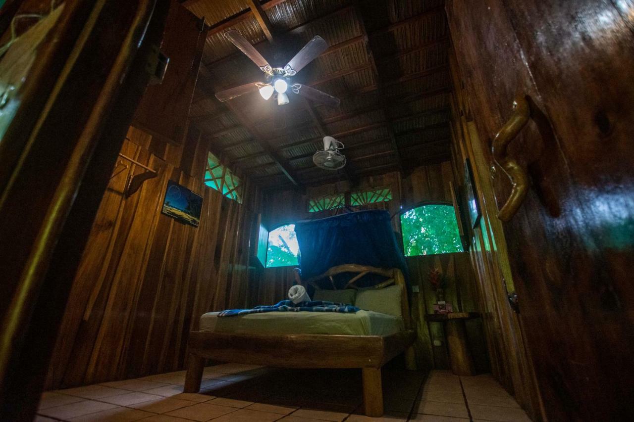 Hotel La Costa De Papito Puerto Viejo de Talamanca エクステリア 写真